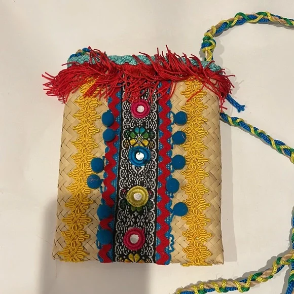 New without Tag Handmade crossbody Bag, very colorful and unique! - Picture 3 of 5